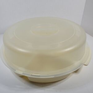 Rubbermaid Servin Saver Divided Vegetable Chip & Dip Server & Lid Beige 12” Wide